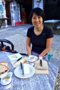 Diner at "Il Grotto" next to the roman bridge